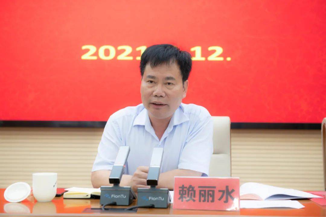 二四六香港資料期期中，深度解析與SEO優(yōu)化策略，深度解析香港期期中資料，SEO優(yōu)化策略揭秘