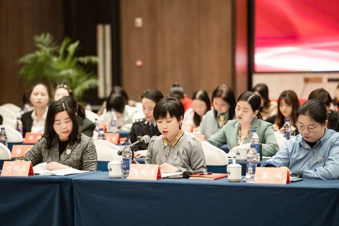 正版管家婆軟件，全面解析其優(yōu)勢與價值，正版管家婆軟件，優(yōu)勢與價值全面解析