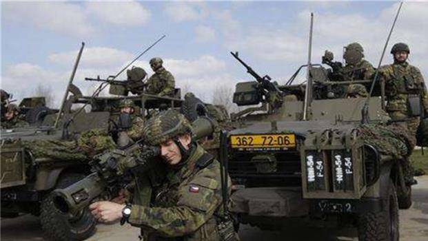 超大軍事論壇軍事暢談，深度探討軍事話題，分享軍事知識(shí)，超大軍事論壇深度探討軍事話題，分享軍事知識(shí)暢談會(huì)