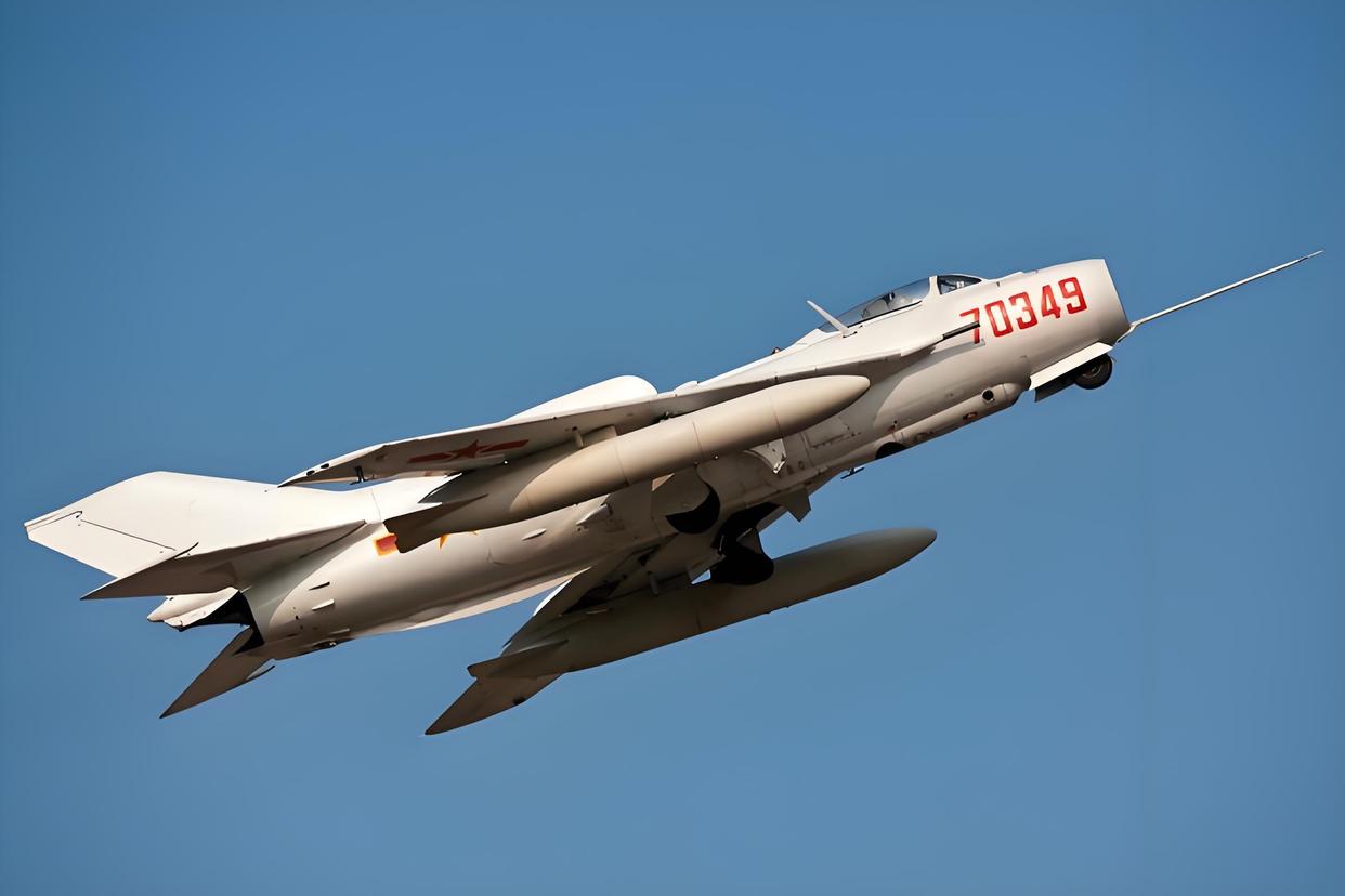 殲-6戰(zhàn)斗機高清圖片展示及其歷史背景，殲-6戰(zhàn)斗機高清圖片展示與歷史背景揭秘